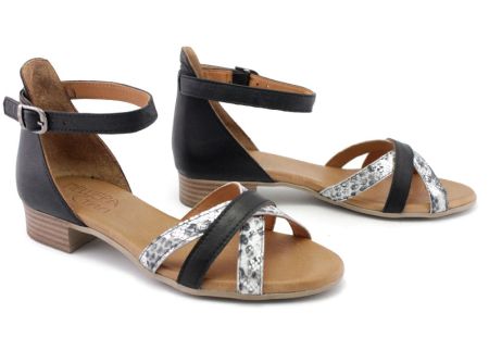 Дамски сандали от естествена кожа в  черно - Модел Леви. Големи размери №41 и №42.