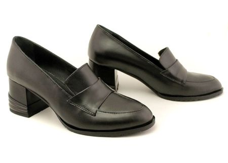 Дамски официални обувки в черно, модел Клер.