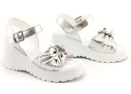 Sandale de dama din piele naturala argintie - Model Margarita.