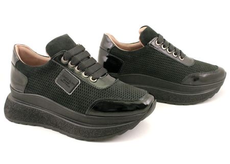 Дамски спортни обувки от естествена кожа и велур в черно - Модел Сесил.