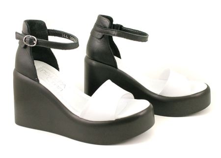 Дамски сандали от естествена кожа в черно - модел Даниела