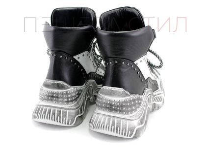 Дамски високи, спортни обувки от естествена кожа в черно и бяло 6002 CH