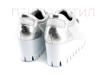 Дамски ежедневни обувки от перфорирана кожа в бял цвят, Модел Рая.