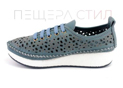 Дамски летни обувки от естествена кожа с перфорация в синьо- Модел Рикел 860.