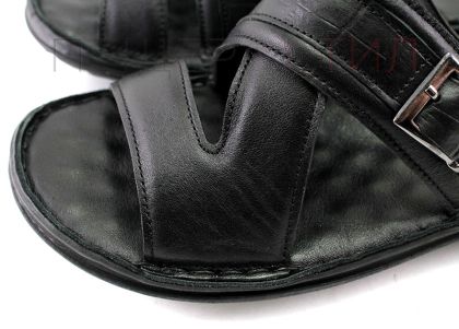 Мъжки чехли от естествена кожа в черно- модел Кубрат.