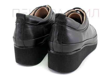 Дамски обувки от естествена кожа в черно, модел Ника.