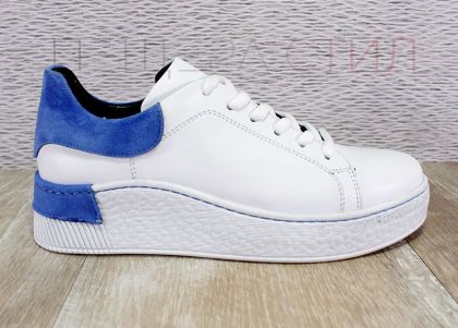 Дамски спортни обувки в бяло  -  Модел Сиара.