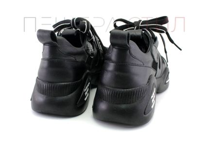 Дамски спортни обувки в черно -  Модел Евита