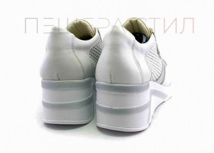 Дамски спортни обувки от естествена кожа в бяло - Модел Даная
