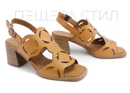 Дамски сандали от естествена кожа в светло кафяв цвят - Модел Лесли