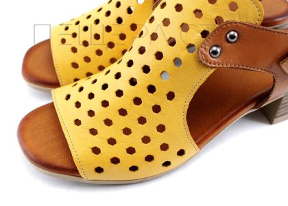 Дамски сандали на нисък ток в жълт и светло кафяв цвят - Модел Карина
