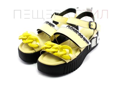 Дамски сандали на ниска платформа в  жълто - Модел Михаела
