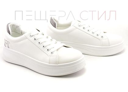 Дамски спортни обувки в бяло, модел 15-1