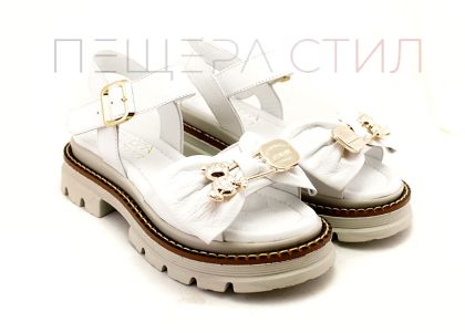 Дамски сандали от естествена кожа в бяло, модел Есмералда.