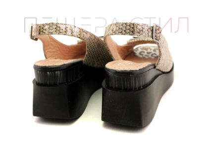 Дамски сандали от естествена кожа в змийско бежово - Модел Хелга.