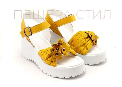 Дамски сандали от естествена кожа в жълто - Модел Маргарита.