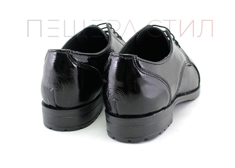 Полиран лоби Светлина Дамски обувки тип Оксфорд в черно - Модел Инга.