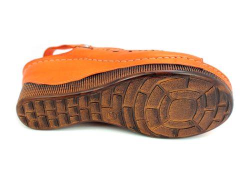 Дамско сандали от естествена кожа с перфорация в оранжево M-126 OR