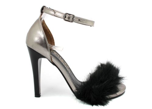 Дамски елегантни сандали на ток в тъмно сребро с черно пухче 577 CH
