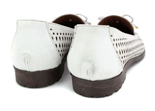 Дамски летни обувки на ниско ходило в бяло 721-01 B