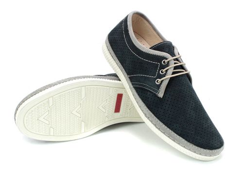 Мъжки ежедневни обувки от естествен набук с перфорация в тъмно синьо със сиви елементи  786-05-01p