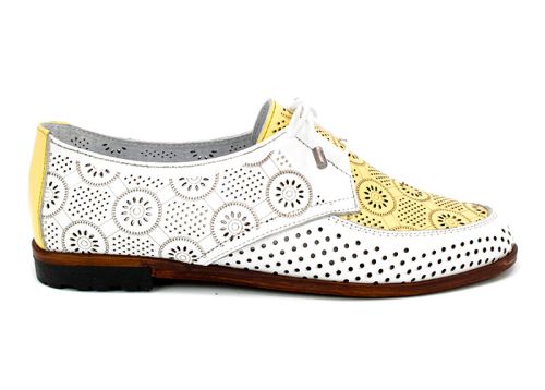 Дамски летни обувки с перфорация в бяло и жълто D-182 BJT