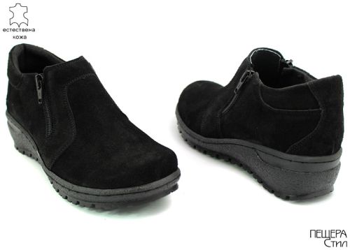 Дамски обувки от естествен велур в черно KR 126 CHv