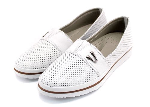 Дамски летни обувки от естествена кожа в бяло M-269 B