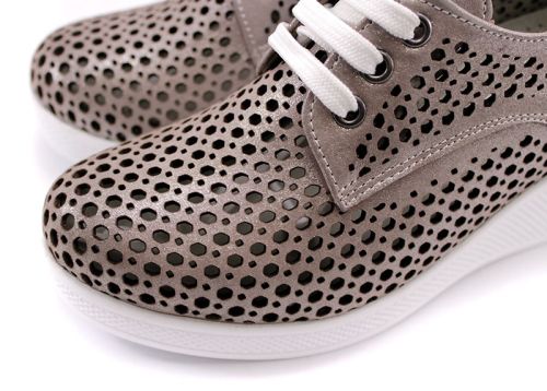 Дамски летни обувки от естествена кожа в цвят платина M-130-1 PL