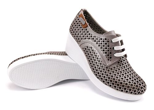 Дамски летни обувки от естествена кожа в цвят платина M-130-1 PL