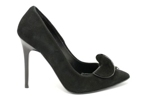 Дамски официални обувки изработени от естествен набук. Цвят черен. Модел 578 CH.