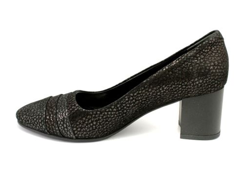Дамски обувки изработени от естествена кожа. Средно висок, широк ток дава стабилност при ходене. Цвят черен+сребрист. МОДЕЛ 103N CH.
