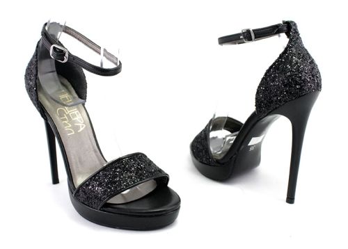 Дамски елегантни сандали с платформа в черно 884-1 CH