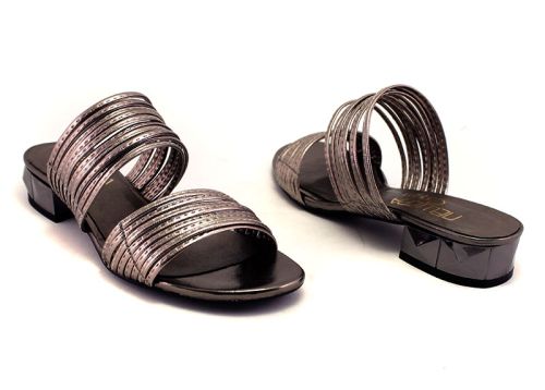 Дамски чехли в цвят платина 501 PL