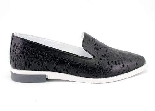 Дамски ежедневни обувки от щампована кожа в черно, Модел Калия.