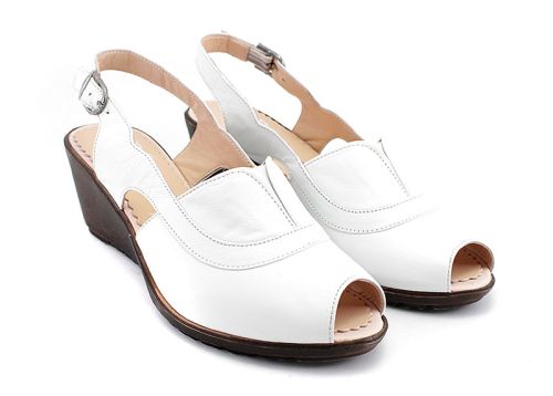 Дамски сандали от бяла, мека кожа - Модел Ивана.