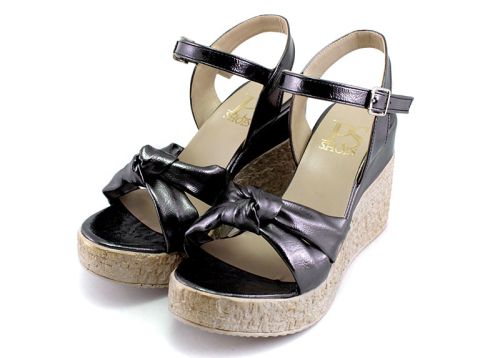 Дамски сандали на висока платформа в черно - Модел Вероника