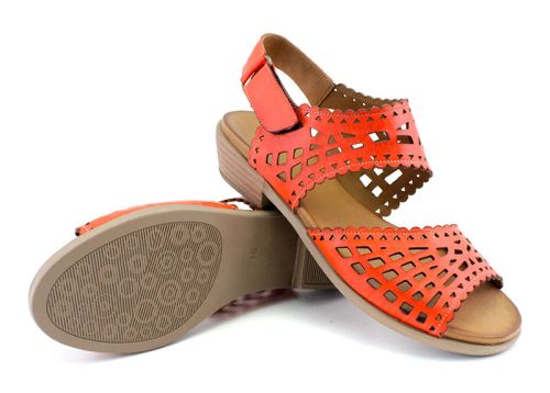 Дамски сандали на нисък ток в червено, цвят нар- Модел Ахинора.