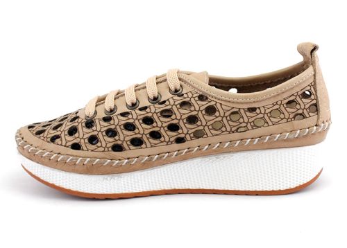 Дамски летни обувки от естествена кожа с перфорация в бежово - Модел Рикел 866