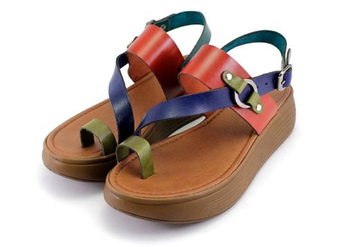 Дамски, трицветни сандали на ниска платформа - Модел Венда.