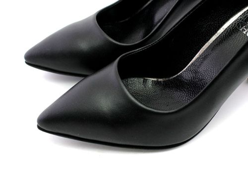 Дамски официални обувки от естествена кожа в черно модел Гиада.