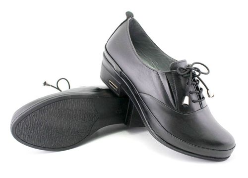 Дамски обувки от естествена кожа в черно, модел Мариса.
