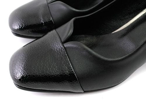 Дамски официални обувки в черно, модел Юлия.