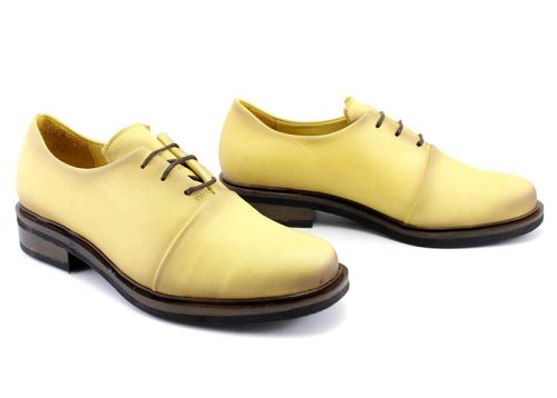 Дамски ежедневни обувки с връзки в жълто - Модел Валентина.