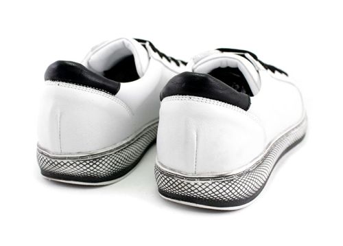 Дамски спортни обувки в бяло -  Модел Тиара.