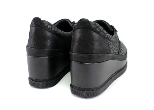 Pantofi casual pentru femei, cu șireturi în negru - Model Helena
