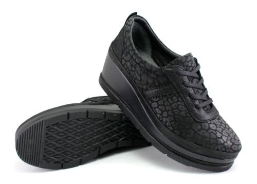 Дамски ежедневни обувки с връзки в черно - Модел Хелена.