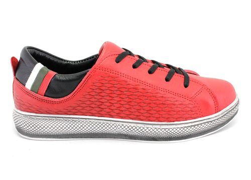 Дамски спортни обувки в червено -  Модел Ирма.