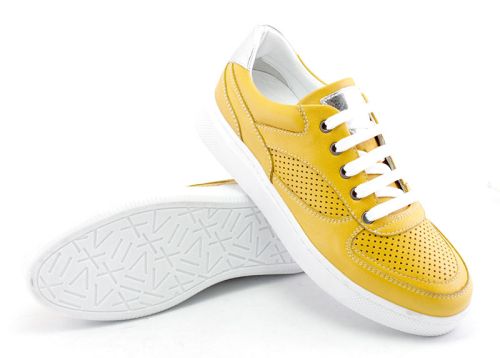Дамски спортни обувки в цвят горчица -  Модел Вероника.