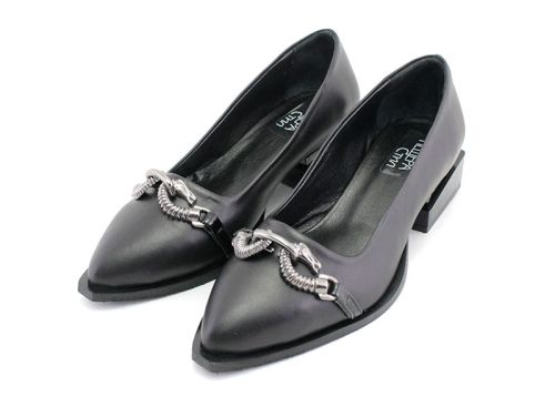 Дамски елегантни обувки в черно